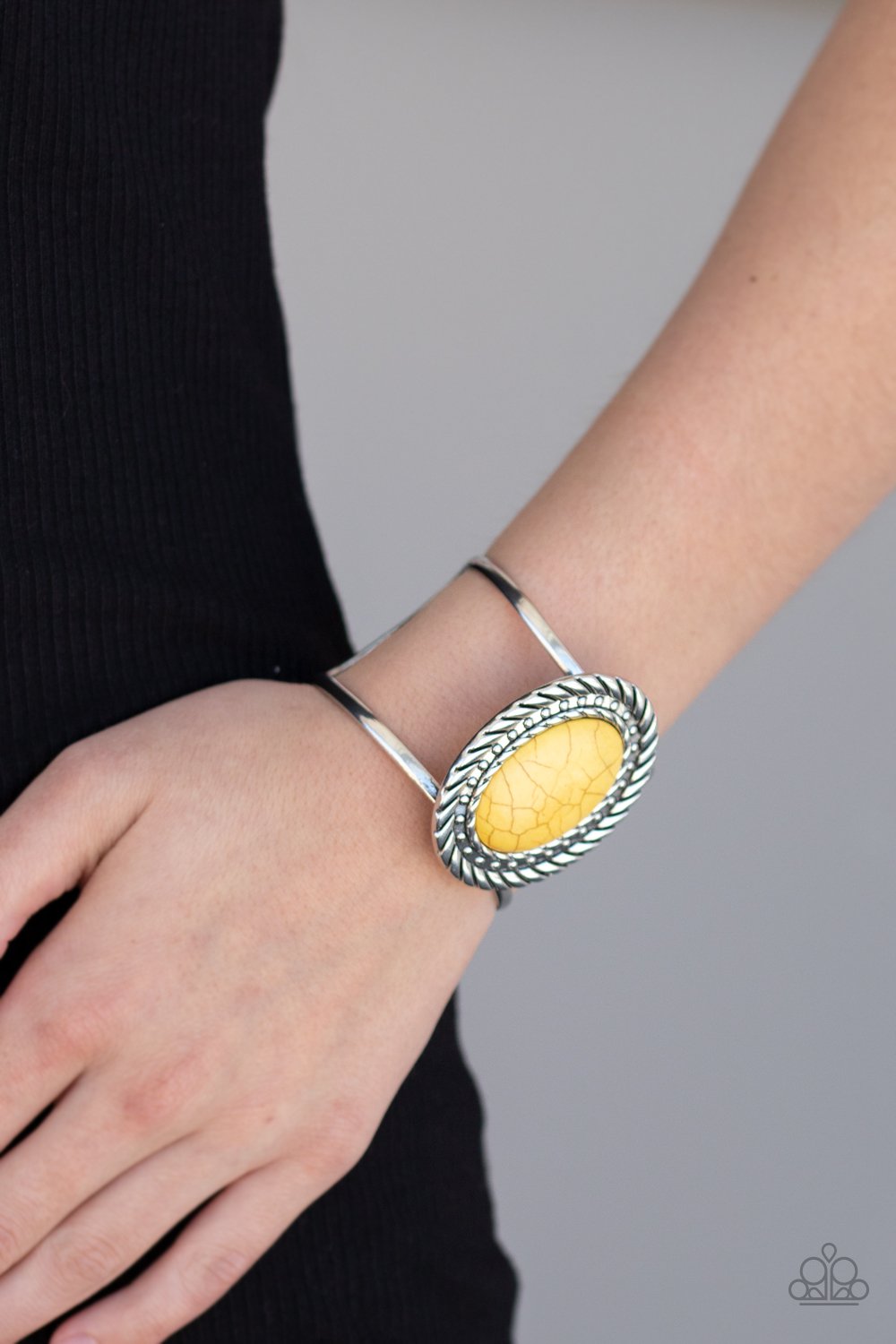 Paparazzi hot sale yellow bracelet