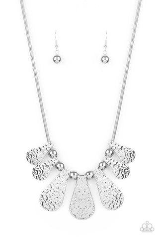 Gallery Goddess - Silver Necklace