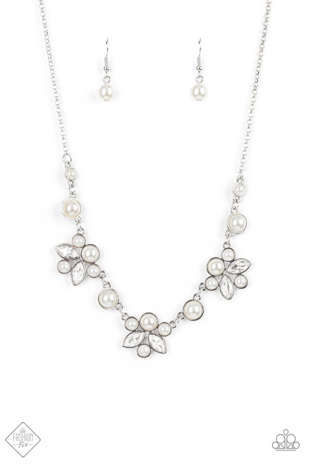 Dauntless Diva - White Necklace - Paparazzi Accessories –  Sassysblingandthings